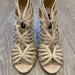 Size 39 (8.5) Evernew heeled sandals